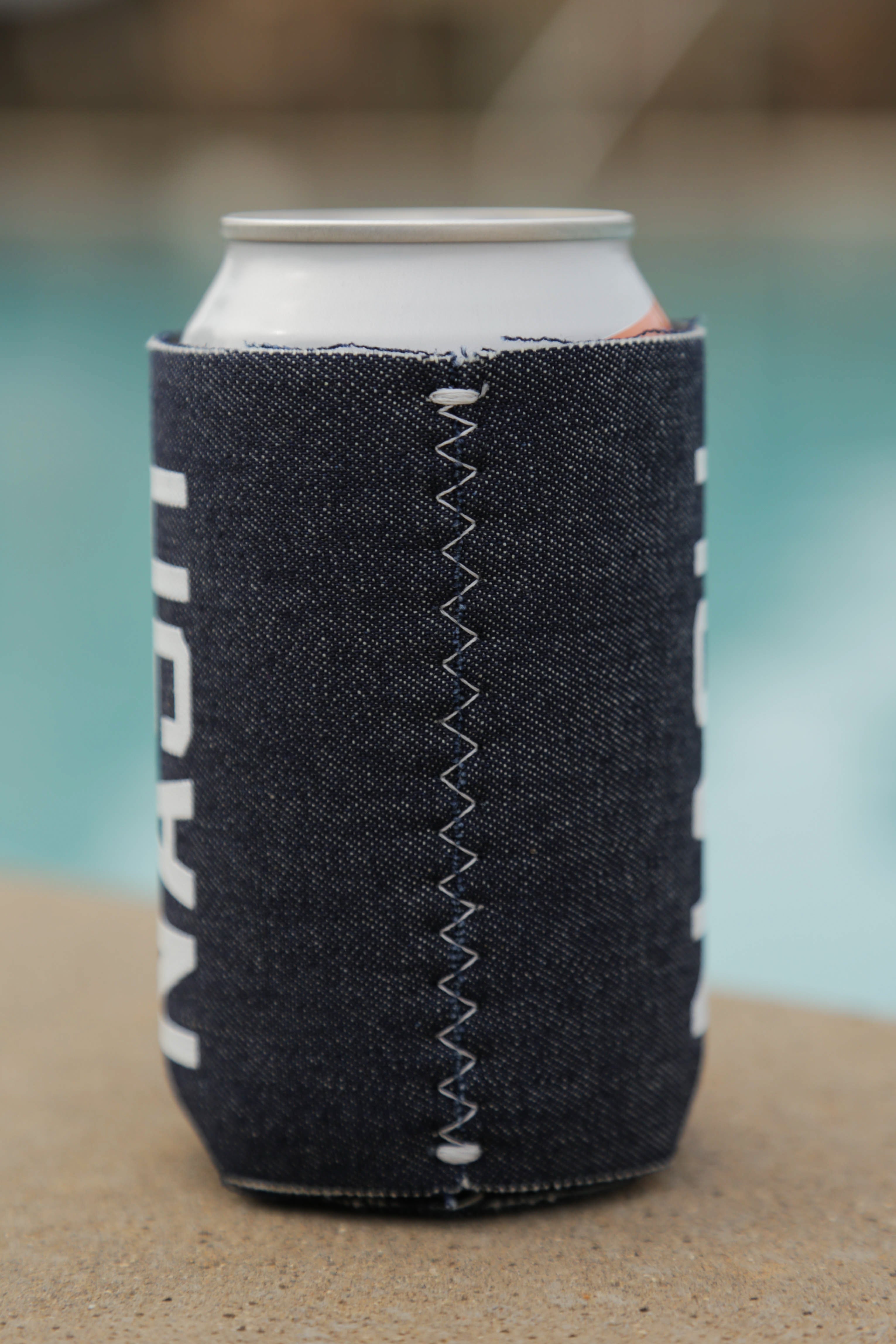 Short Can Cooler Deluxe [Denim]