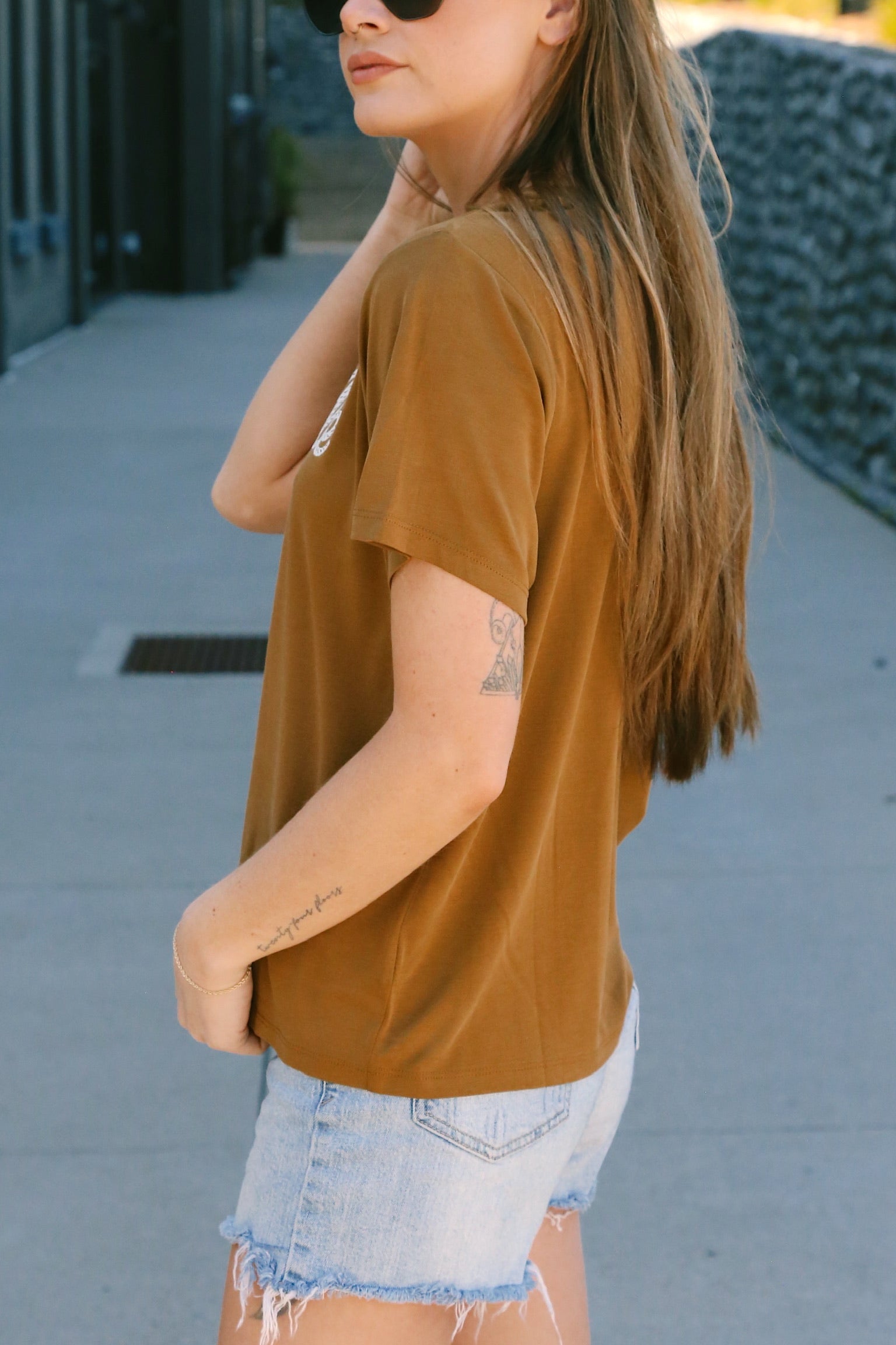 Poppy Tee [Light Brown]